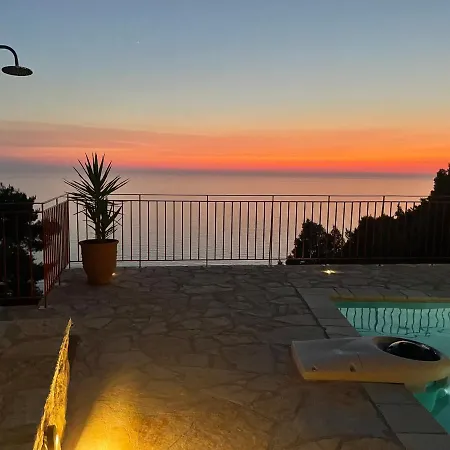 Semesterbostad The White House Above Egremni Athánion