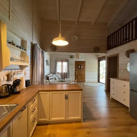 The White House Above Egremni * Athánion