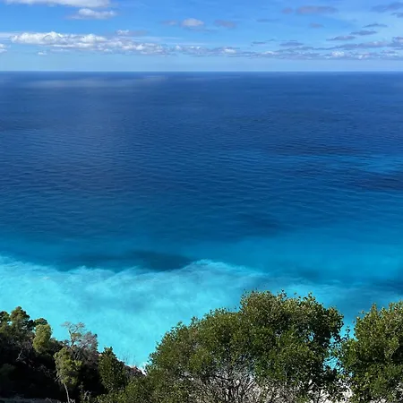 The White House Above Egremni *