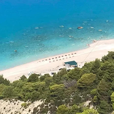 The White House Above Egremni Semesterbostad